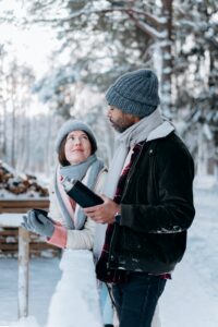 dating during the holidays dating safety tips